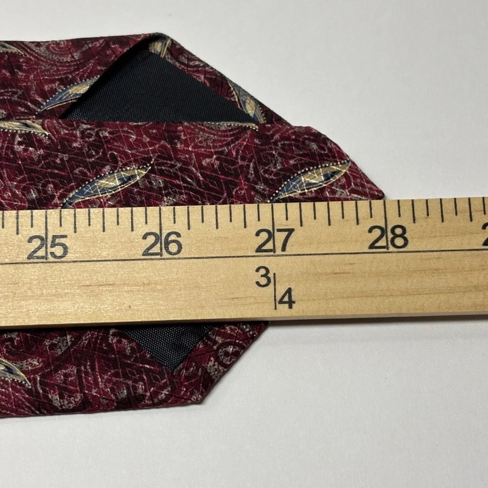 Jos A Bank‎ Necktie Mens One Size Burgundy Paisley Silk Corporate USA